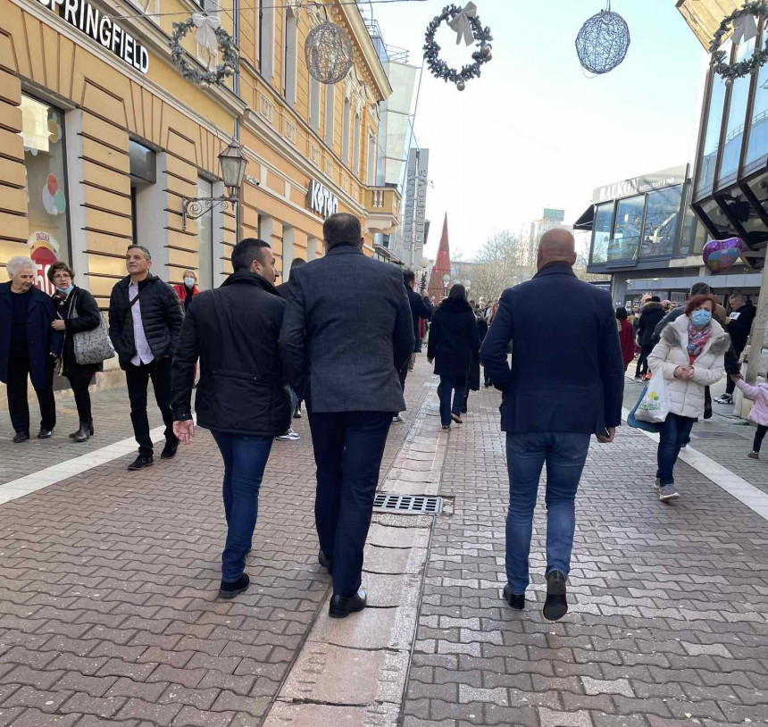 Dodik i Dragičević, ruku pod ruku, u šetnji Gospodskom