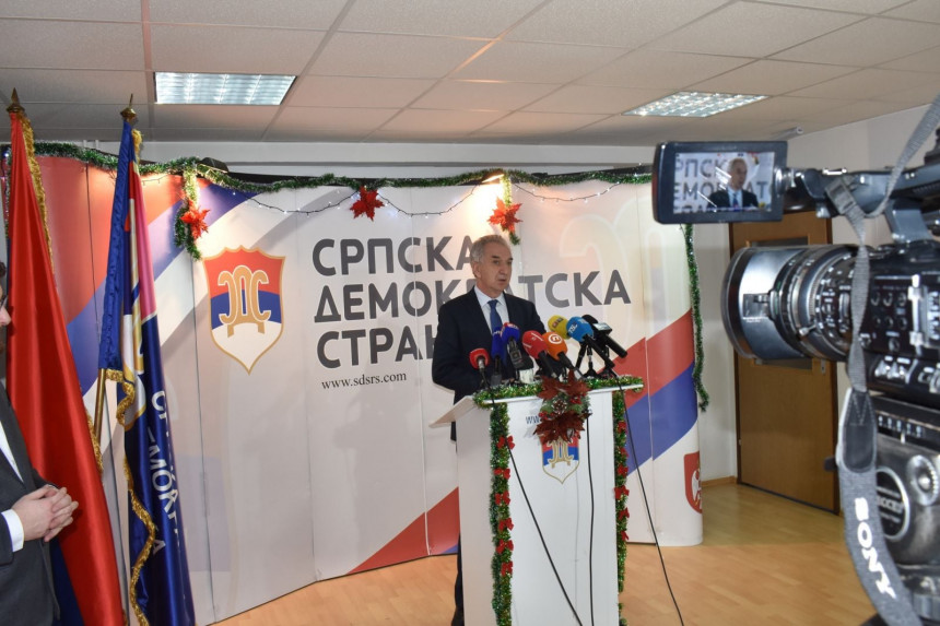 Републици Српској пријети потпуни економски слом