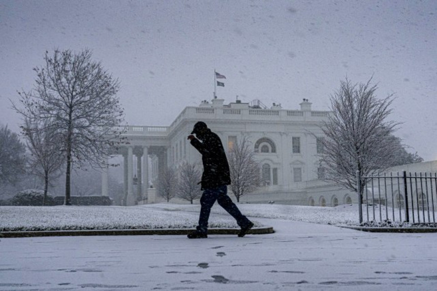 Snježna mećava paralisala glavni grad Amerike