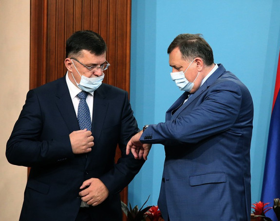 Stotine hiljada KM za aviokarte, Dodik trošio i za maske