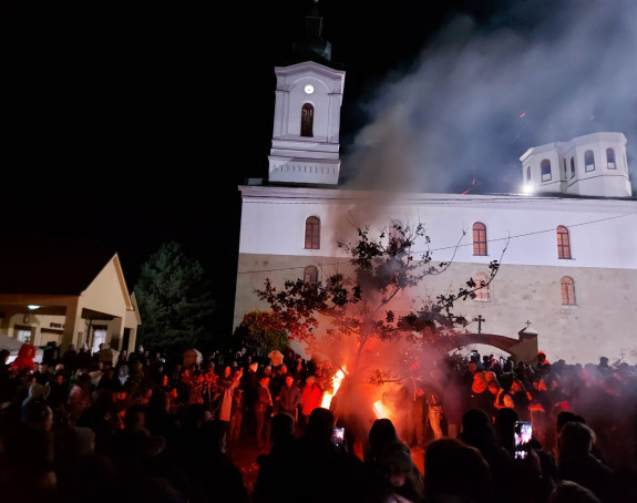 Обиљежено Бадње вече у храмовима на подручју Шамца