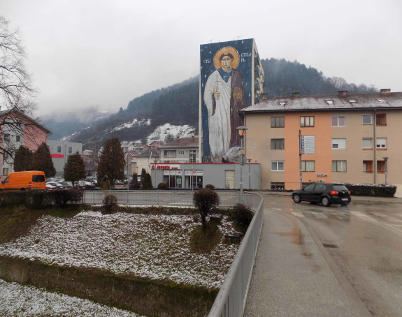 Na zgradi u Foči postavljena freska Svetog Stefana