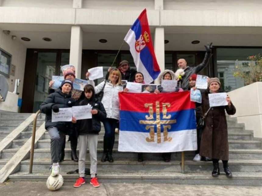 Protest ispred ambasade Australije zbog Novaka
