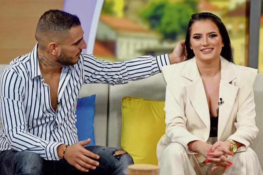 Darko Lazić zaprosio Barbaru: Pokazala prsten!