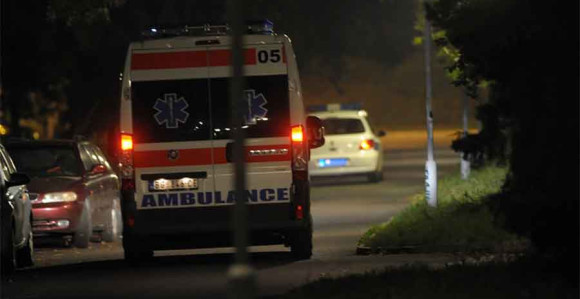 Troje male djece i majka zadobili opekotine