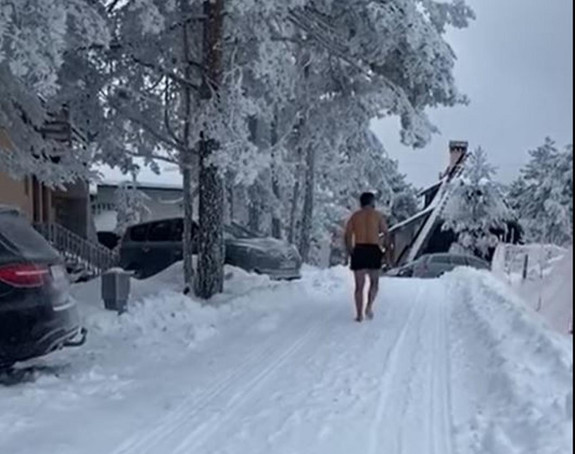 I Tara dobila "ledenog čiku": Džogirao po snijegu i ledu