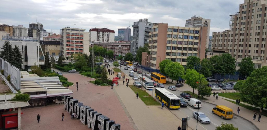 Власти у Приштини сутра ванредно о референдуму на КиМ