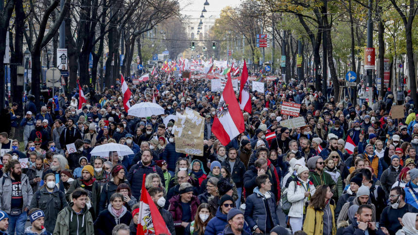 Протест у Бечу: Влада мора да падне!