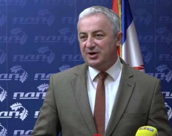 "Drug Mile se ponizno vraća svom drugu Bakiru"