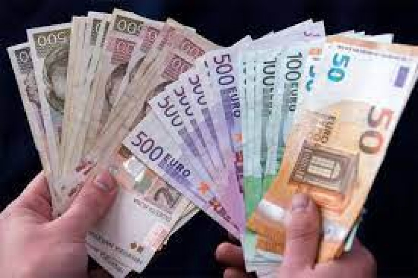 Hrvatska: Stavite kune u banke radi zamjene u evre