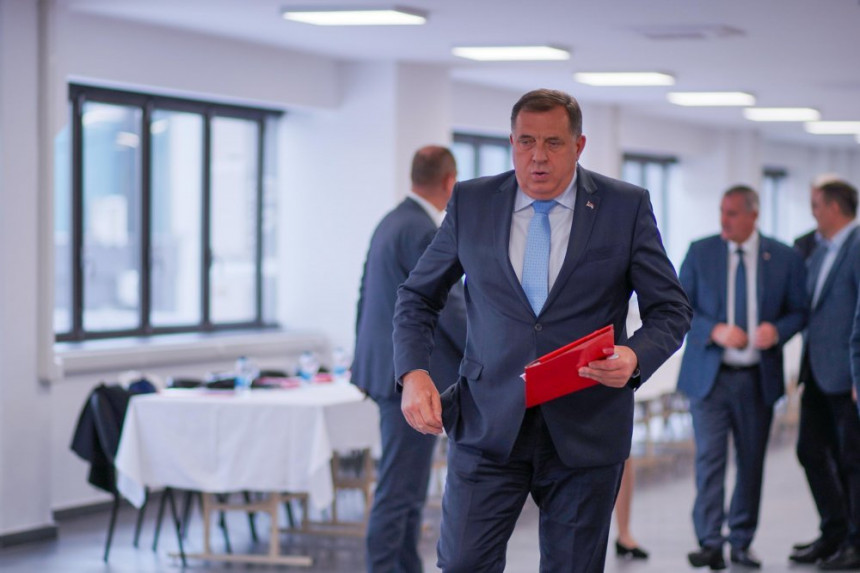 Fild: Optužbama Dodik odvraća pažnju sa korupcije