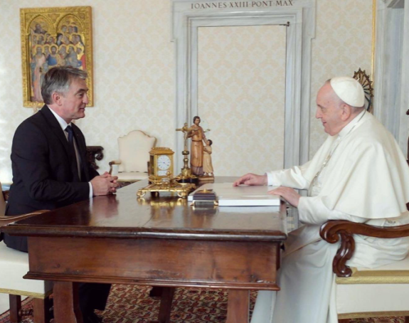 Papa ocijenio da je Komšić dobra osoba