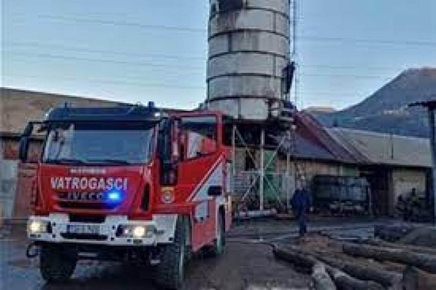 Požar u fabrici u Šekovićima, šteta 30.000 maraka