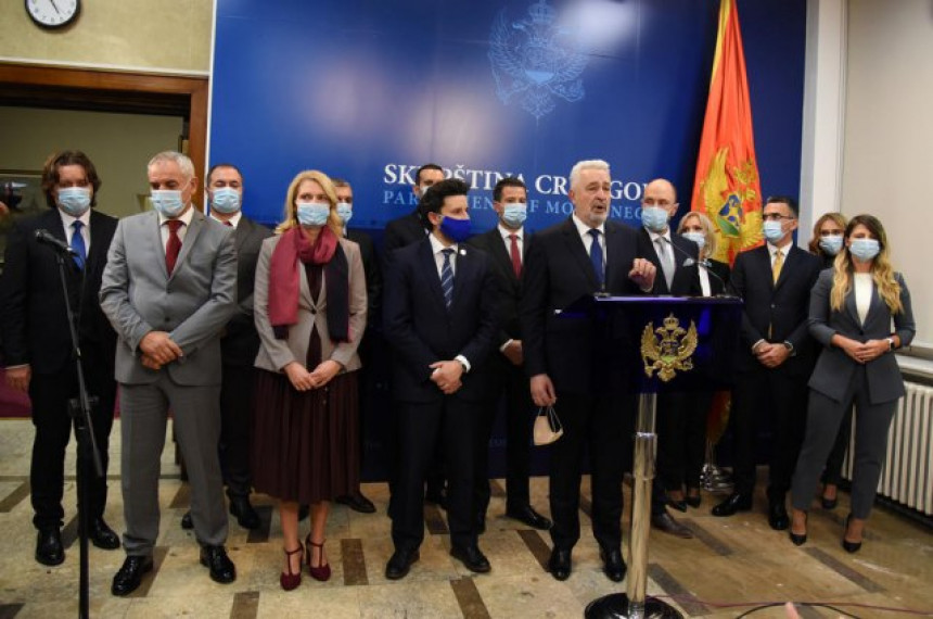 Haos u Vladi Crne Gore: Posvađali se ministri