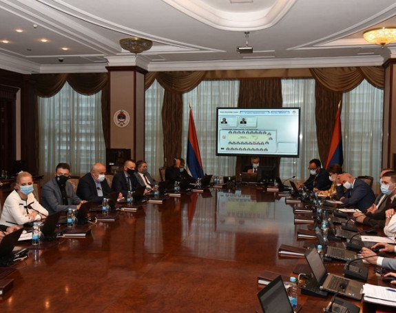 Skraćena izolacija i radno vrijeme kafića u Srpskoj