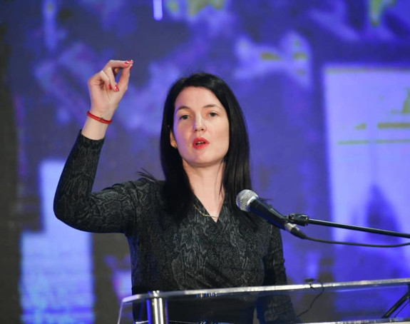 "SNSD i SDA brane svoje pozicije, bogatstvo i moć"