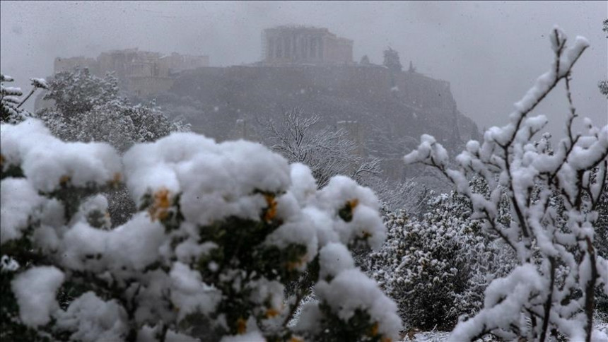 Sniježna oluja izazvala haos u Atini i Istanbulu