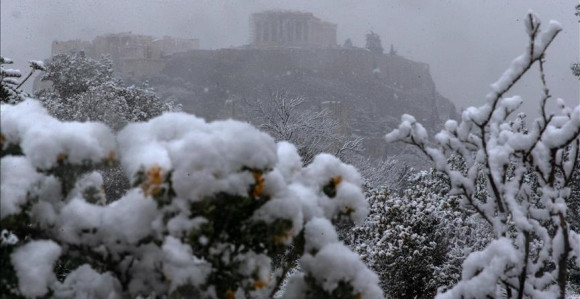 Sniježna oluja izazvala haos u Atini i Istanbulu