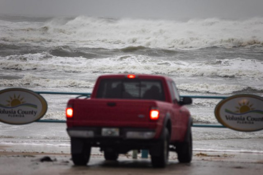 Prevrnuo se brod kod Floride, oko četrdeset nestalih