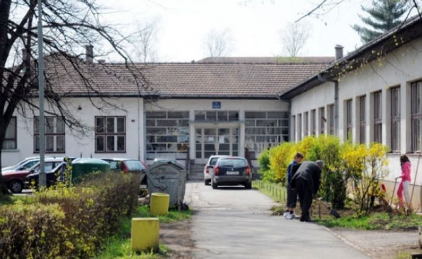 Брука СНСД-а: Због гријања затворена школа у Бањалуци