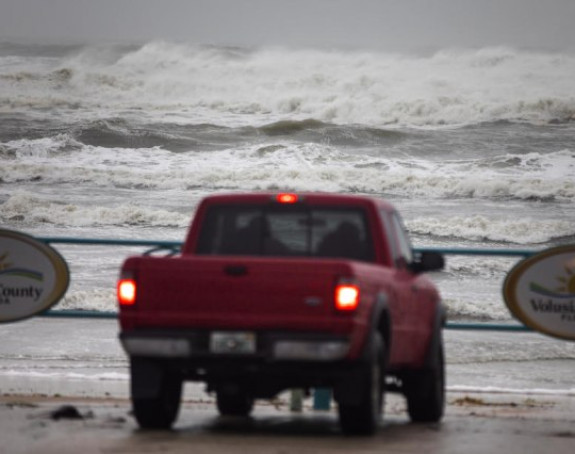 Prevrnuo se brod kod Floride, oko četrdeset nestalih