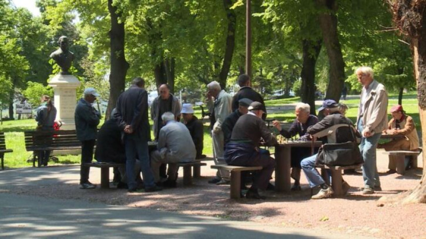 Vlada sa mizernim povećanjem se ruga penzionerima