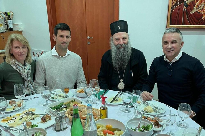 Novak sa majkom i ocem na ručku kod patrijarha