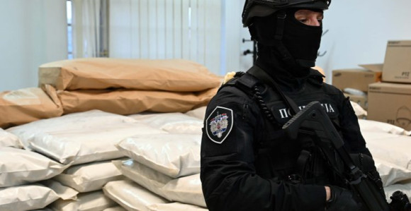 Zaplijenjeno 300 kg marihuane, pet osoba uhapšeno