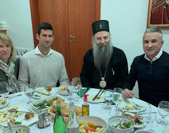 Novak sa majkom i ocem na ručku kod patrijarha