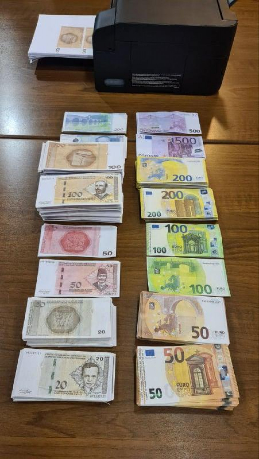 Maloljetnik iz Doboja prodavao falsifikovani novac