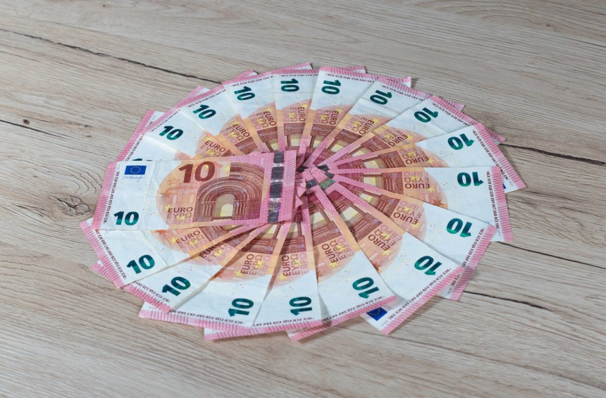 U 13 članica EU minimalac ispod hiljadu evra