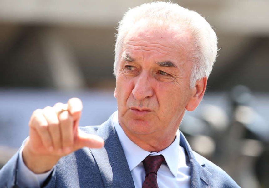 Додикова нова стратегија за што безболније атерирање