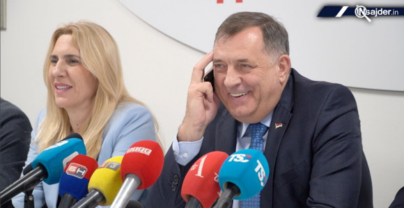 Dodik prekinuo pres konferenciju da bi se javio Čoviću