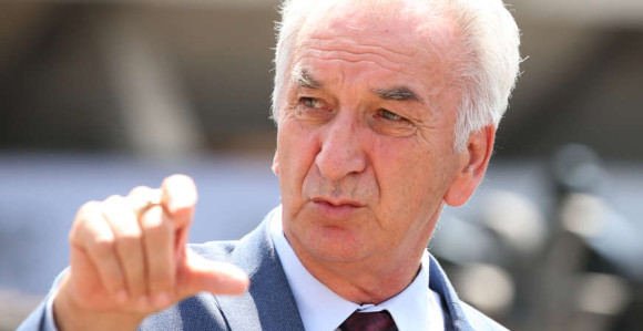 Dodikova nova strategija za što bezbolnije ateriranje