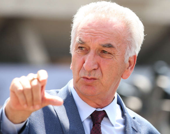 Dodikova nova strategija za što bezbolnije ateriranje