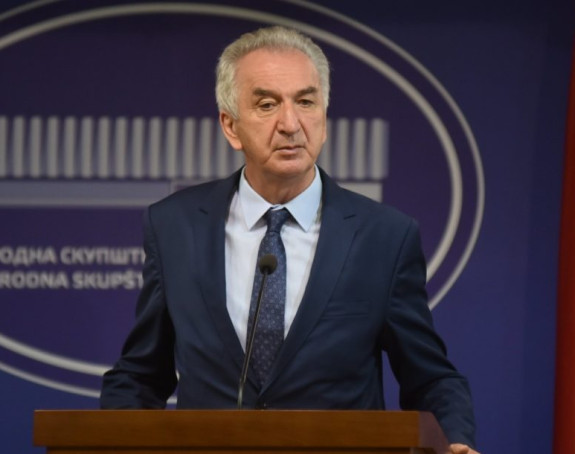 Zapleli su se, ne znaju šta da rade sutra na sjednici