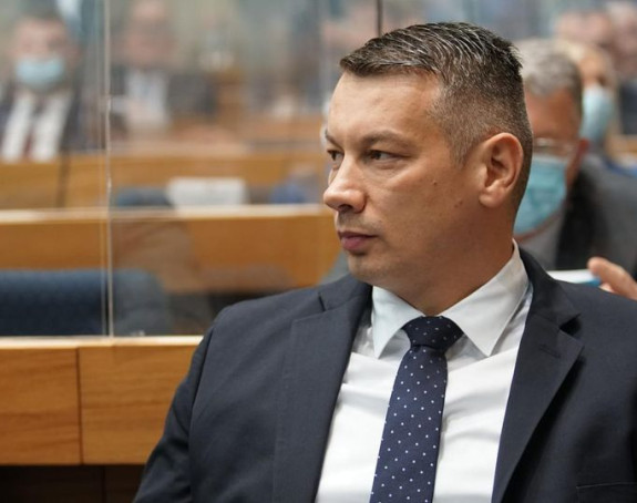 Vlast kapitulirala od straha da ne izgubi pozicije