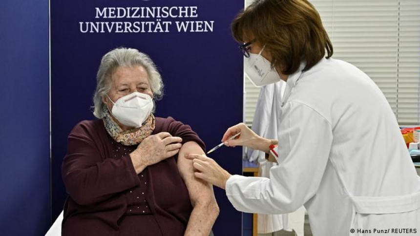 Austrija: Od danas obavezna vakcinacija