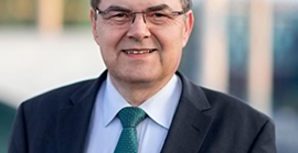 Šmit upozorava režim: Vaša odluka biće na PIC-u