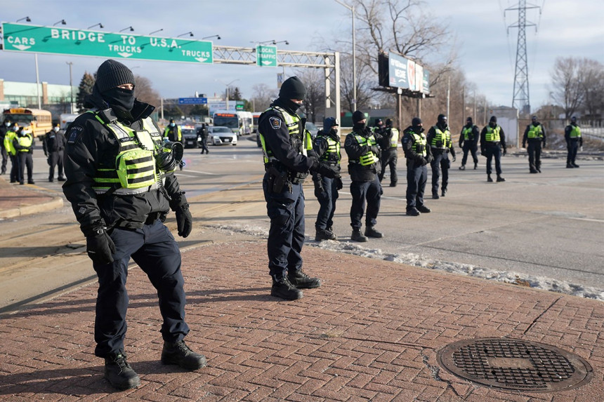 U Kanadi policija počela da uklanja demonstrante