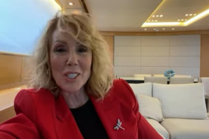 Lepa Brena sam ta dva tri sata na koncertu a posle se vraćam Bobi i deci!