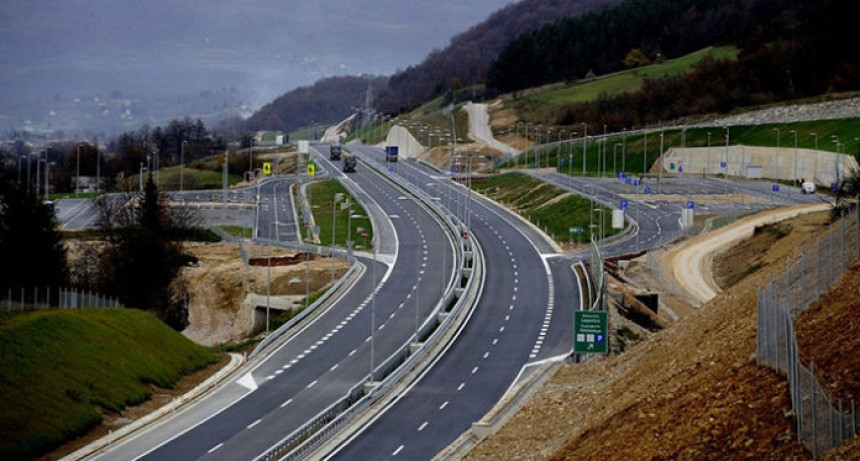 Građanima prazna obećanja i veliki nameti - Gdje je završilo stotine miliona maraka?