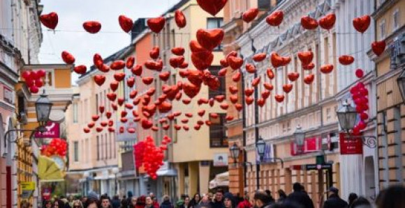 Crveni baloni ukrasili centar Banjaluke