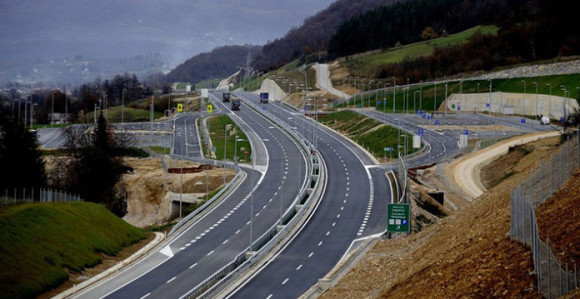 Građanima prazna obećanja i veliki nameti - Gdje je završilo stotine miliona maraka?