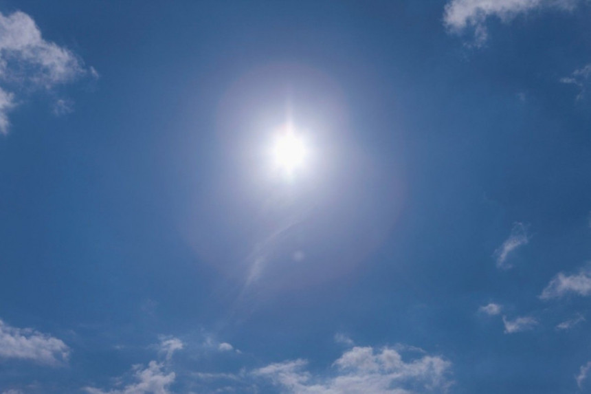 Pretežno oblačno i toplije vrijeme, uveče kiša