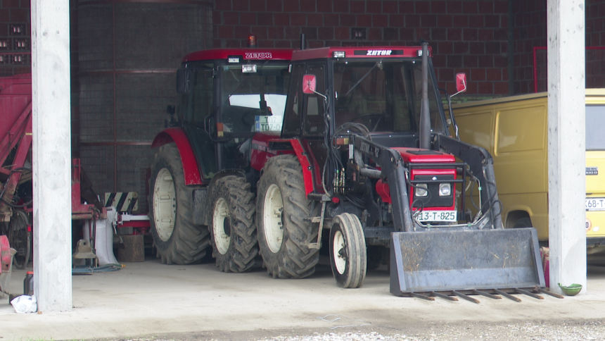 Poljoprivrednici nemaju plavi dizel - Proizvodnja se gasi, a vlast ćuti!