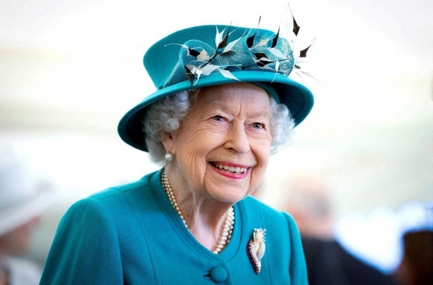 Kraljica Elizabeta pozitivna na virus korona