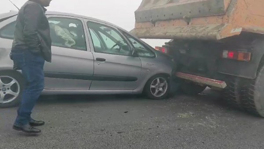 Veliki lančani sudar na auto-putu kod Stare Pazove