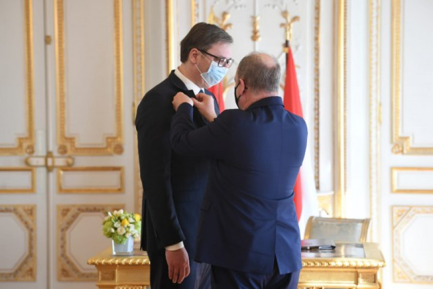 Vučić dobio orden Velikog krsta reda Svetog Šarla