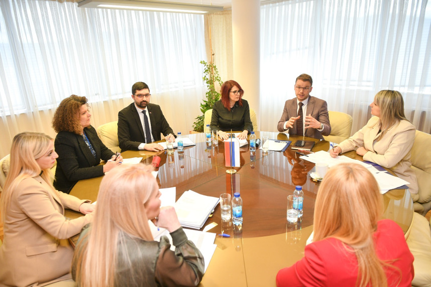 Jedanaest miliona maraka za osnovne škole u Banjaluci